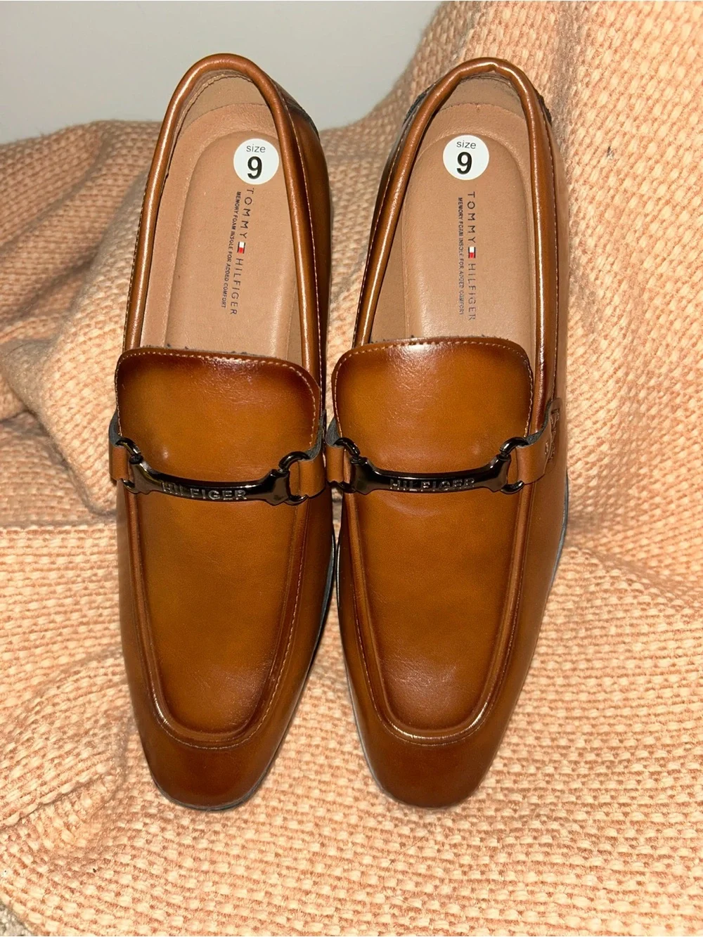 NEW Tommy Hilfiger Senner Loafer in Natural Brown Sz 9